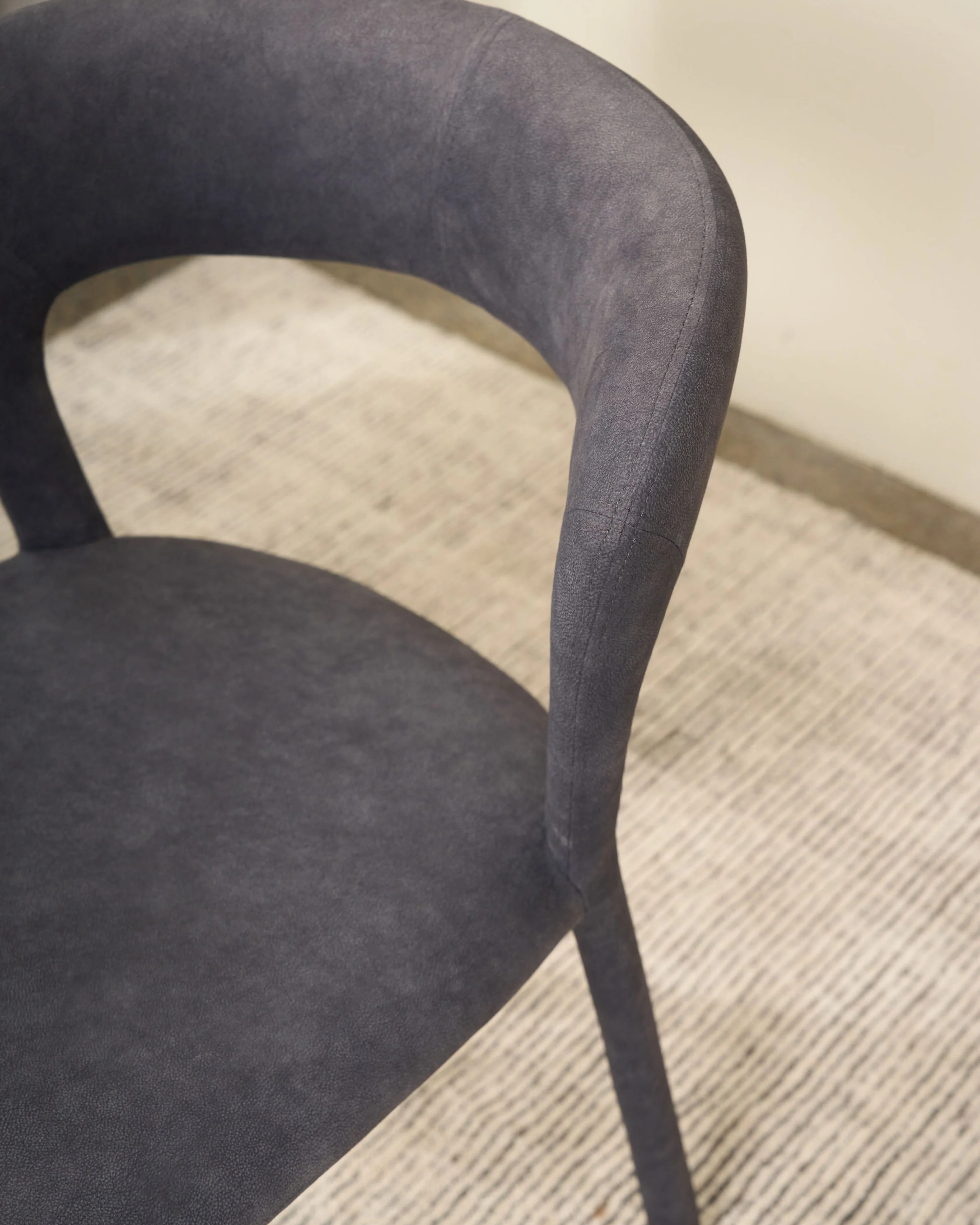 Beu Chair - Image 3