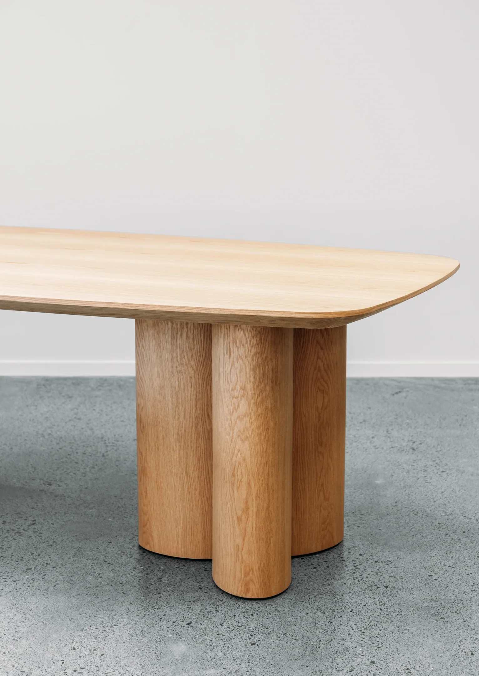 Faker Dining Table - Image 4