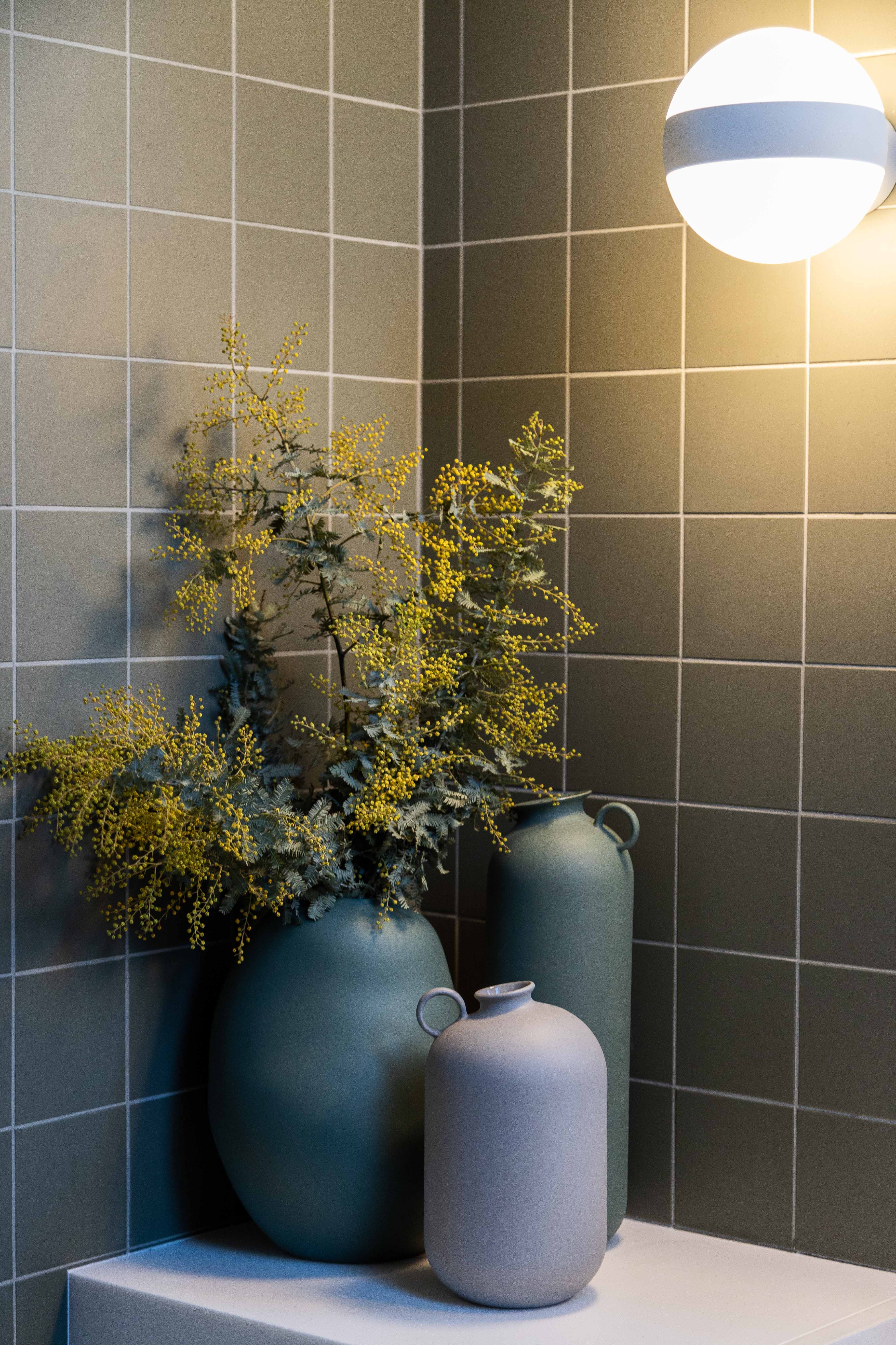 Flugen Vase Medium - Image 3