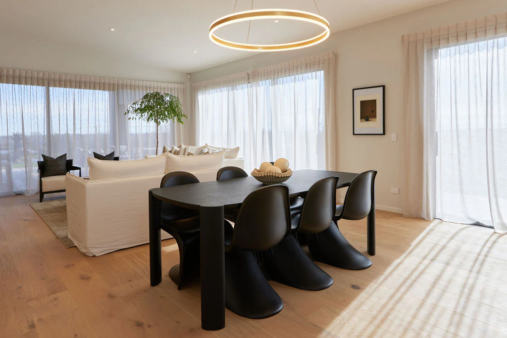 Kahn Table - Image 5
