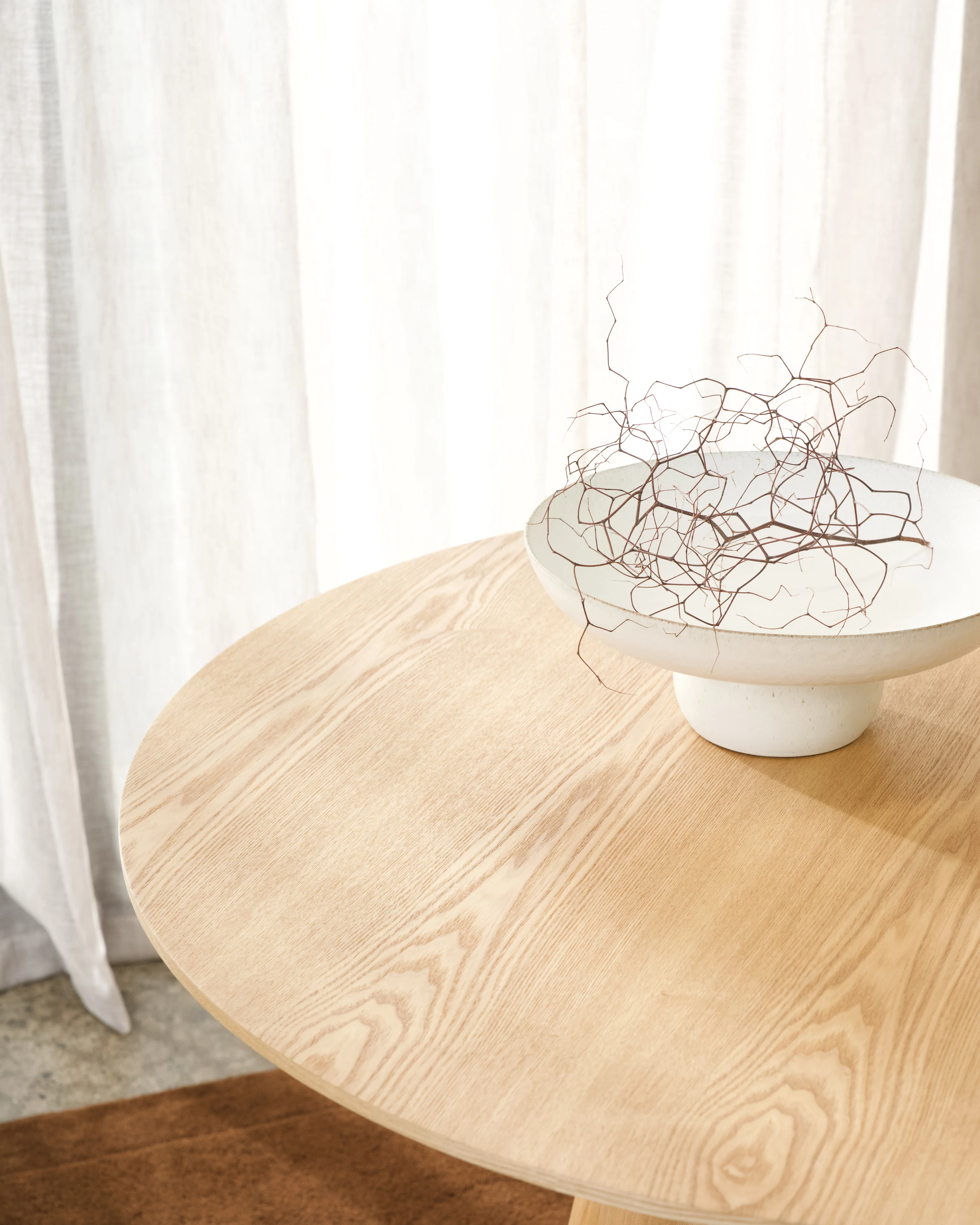 Otte Dining Table - Image 4