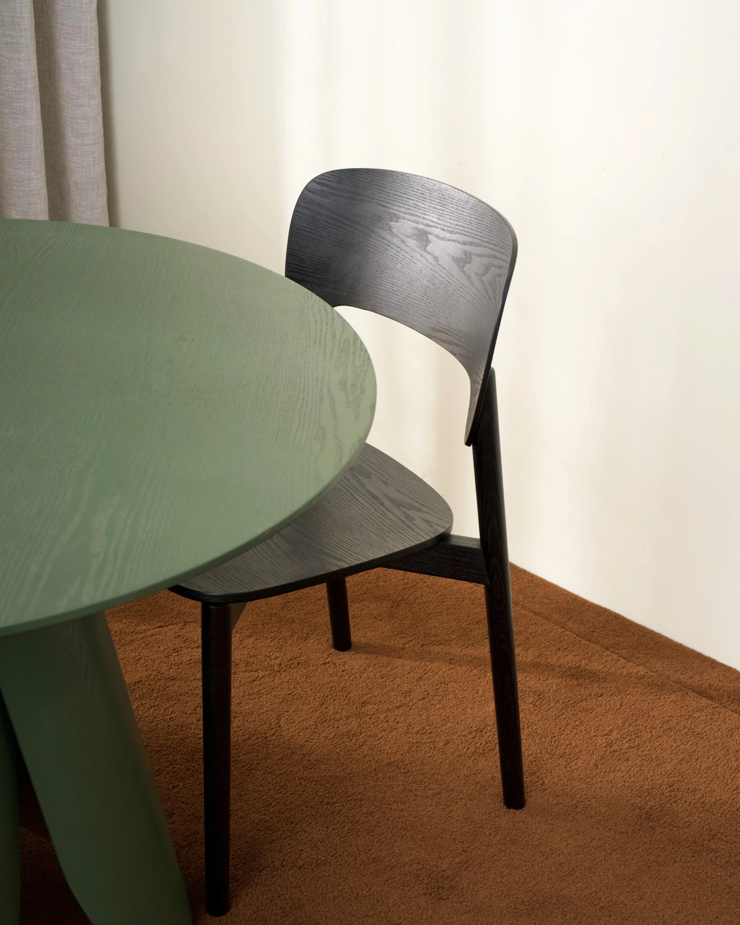 Otte Dining Table - Image 8