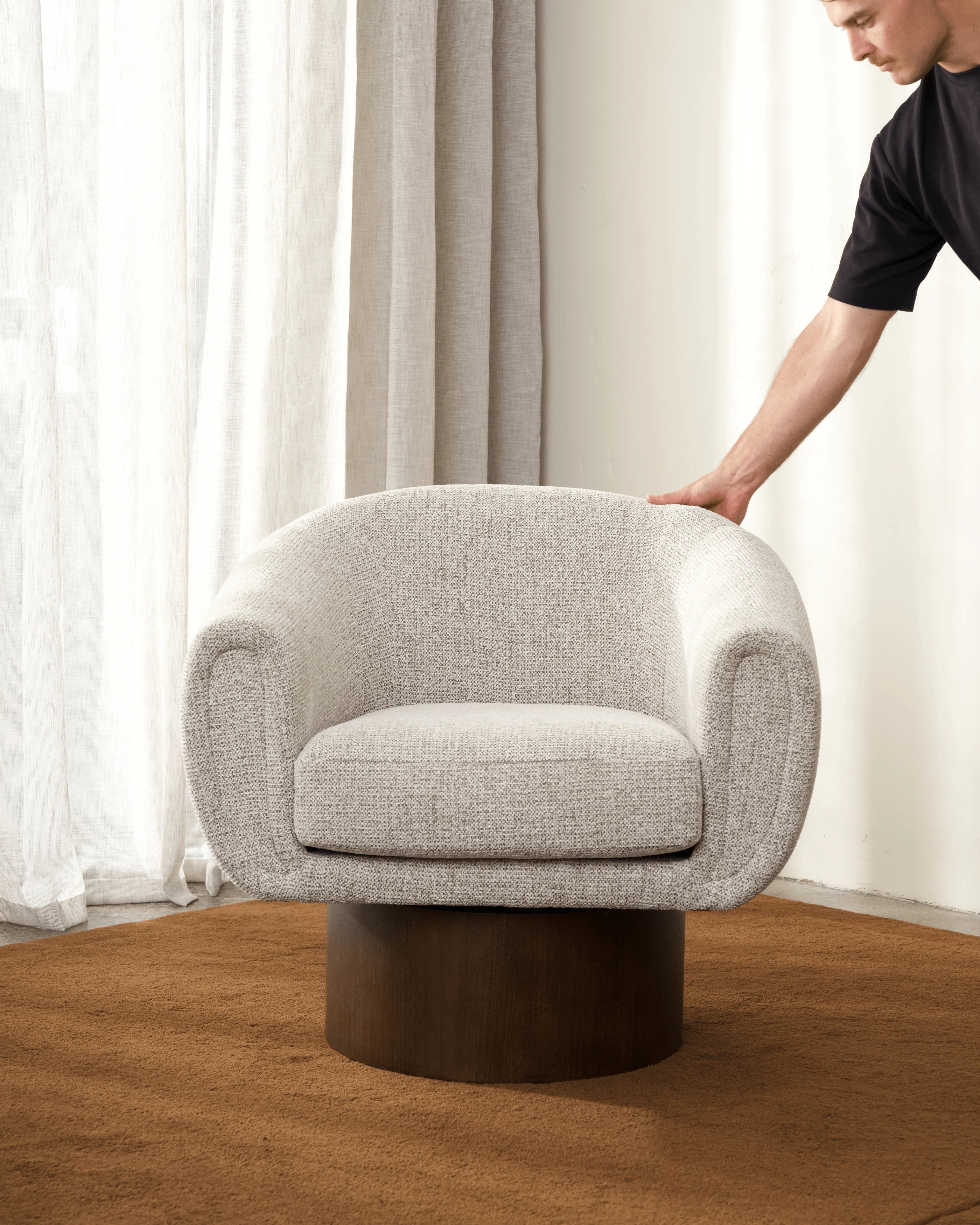Theo Swivel Chair - Image 3