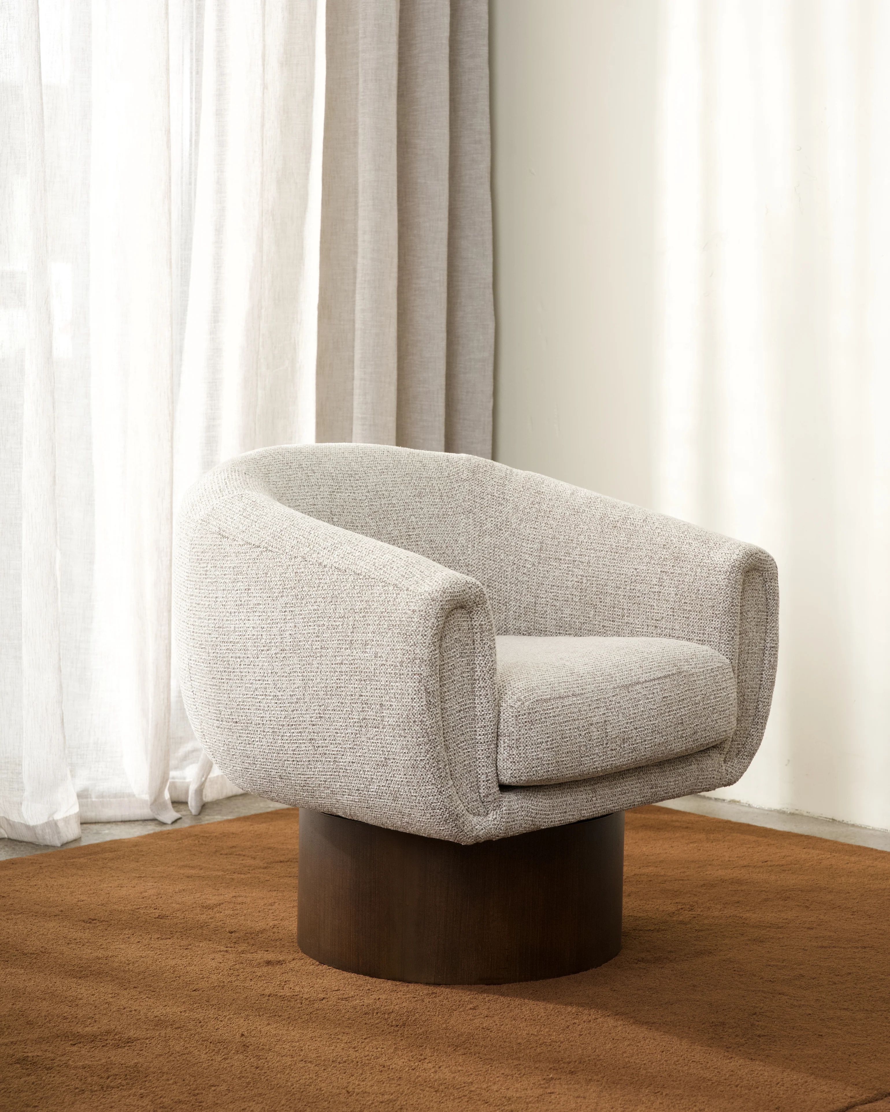 Theo Swivel Chair - Image 4
