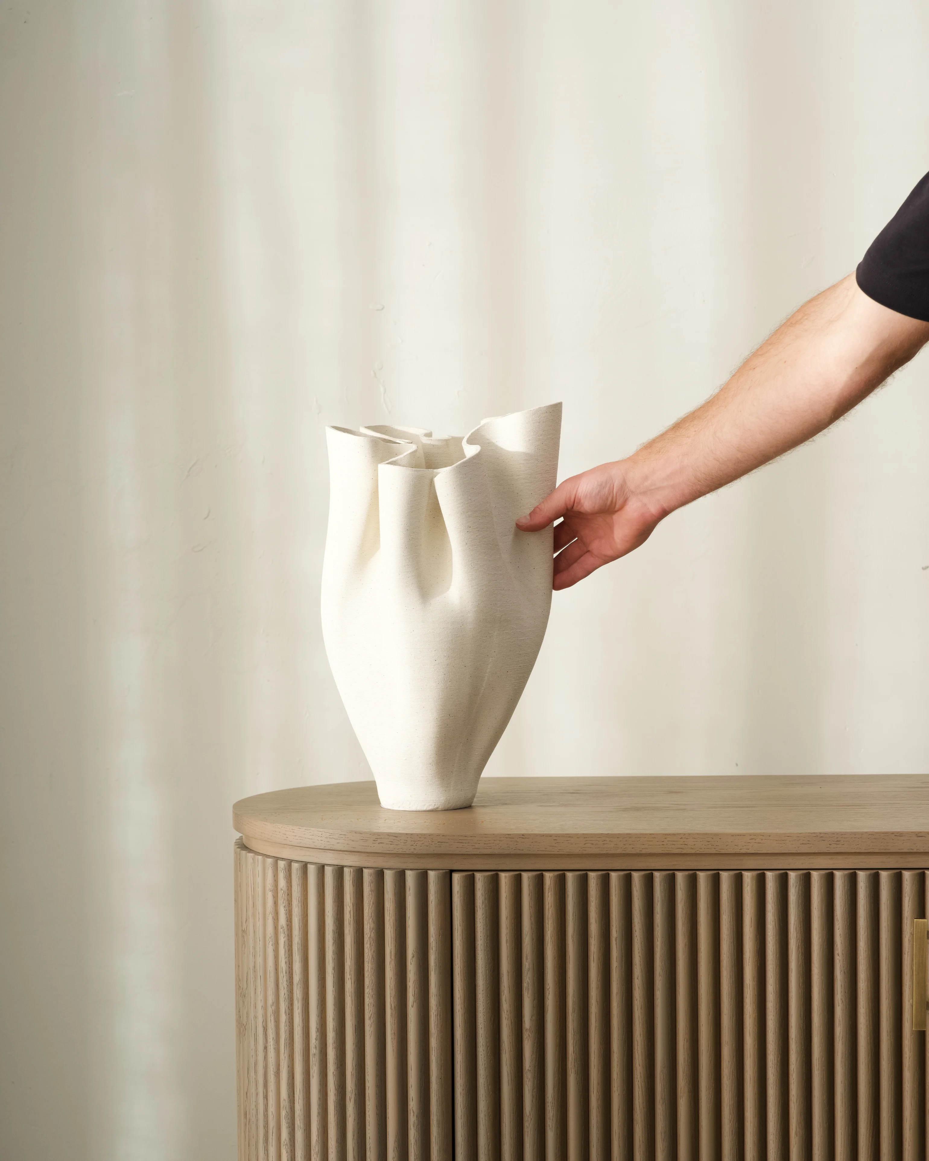 Walker Vase - Image 2
